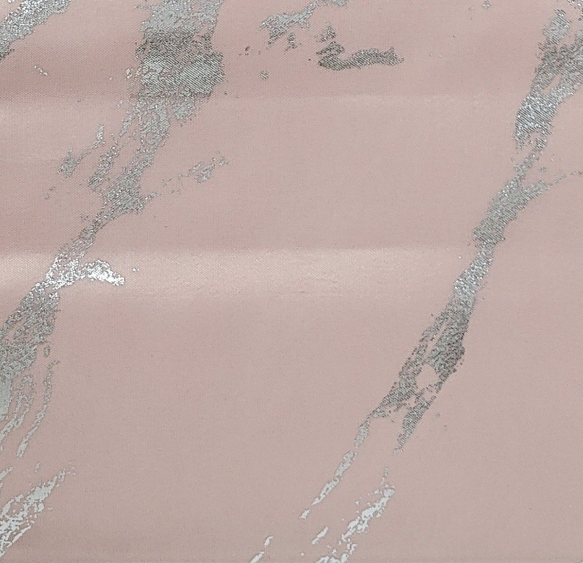 CORTINA PARA BAÑO COLOR ROSA CON ESTAMPADO PLATEADO THE SPA COLLECTION 180X180CM