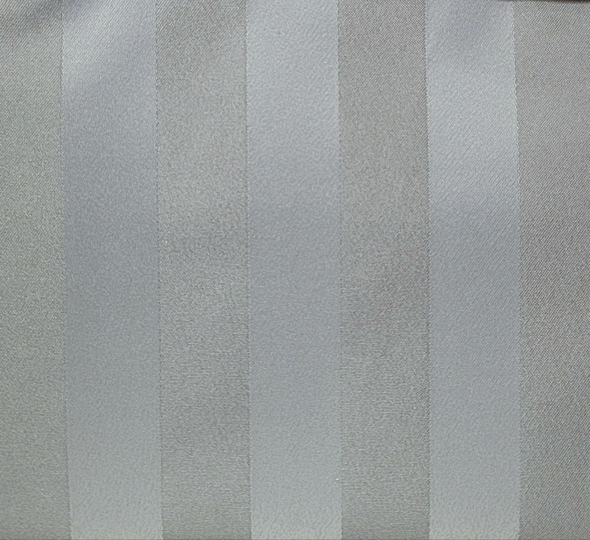 CORTINA OSCURECEDORA BLACKOUT COLOR PLATEADO CHIC BOUTIQUE 137X228.5CM