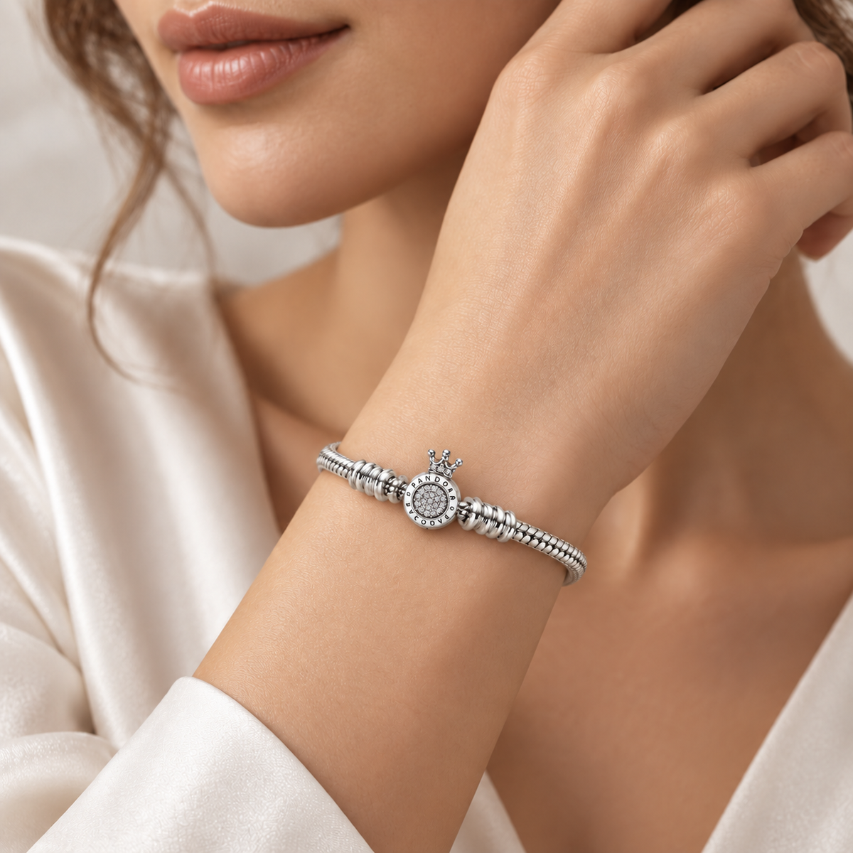 PULSERA PANDORA CON CORONA PANDORA DE PLATA 9.25 PESO: 13.6G