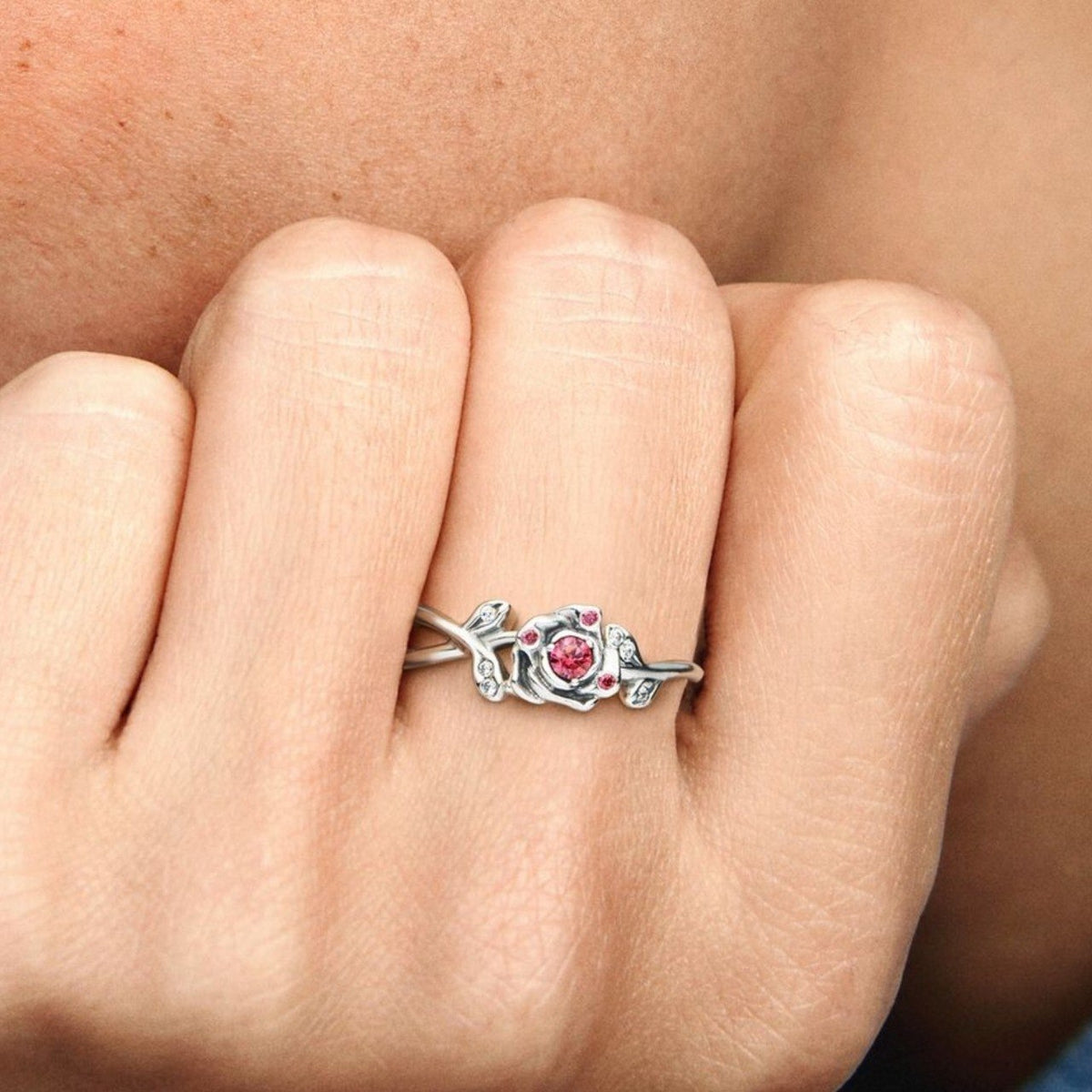 ANILLO PANDORA DE PLATA 9.25 DE PRINCESA BELLA DISNEY PESO: 1.8G