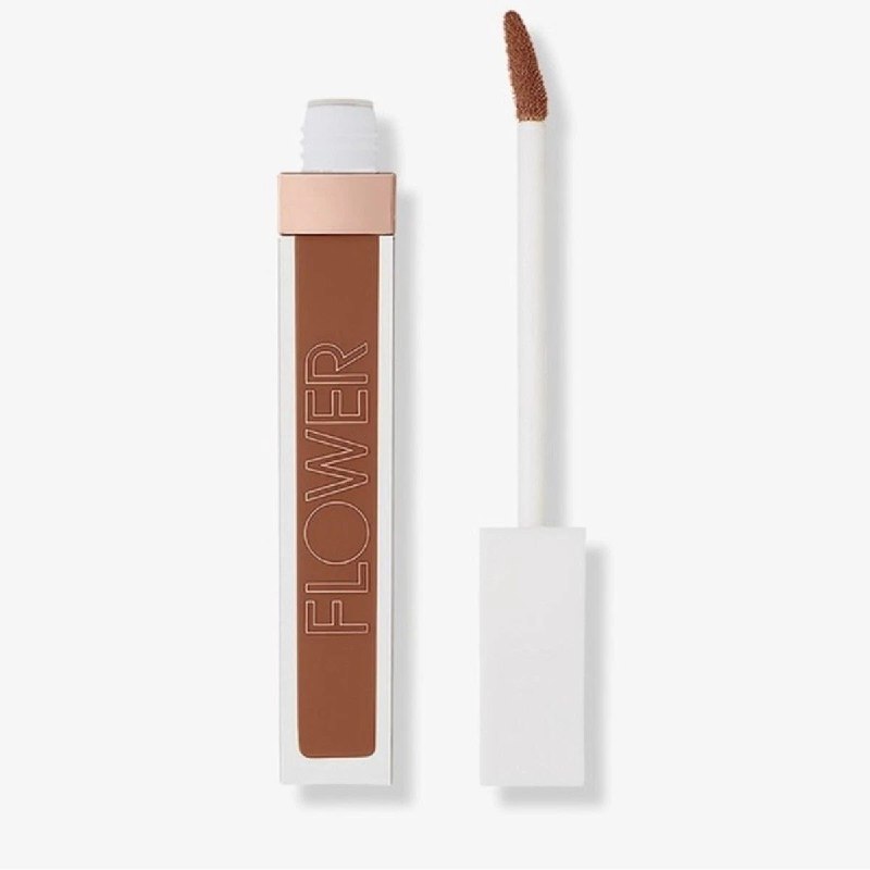 CORRECTOR DE MAQUILLAJE DE COBERTURA TOTAL, FORMULA LIGERA INSTANTANEA PARA IMPERFECCIONES Y LINEAS DE EXPRESION, TONO MOCHA D4 FLOWR 6ML
