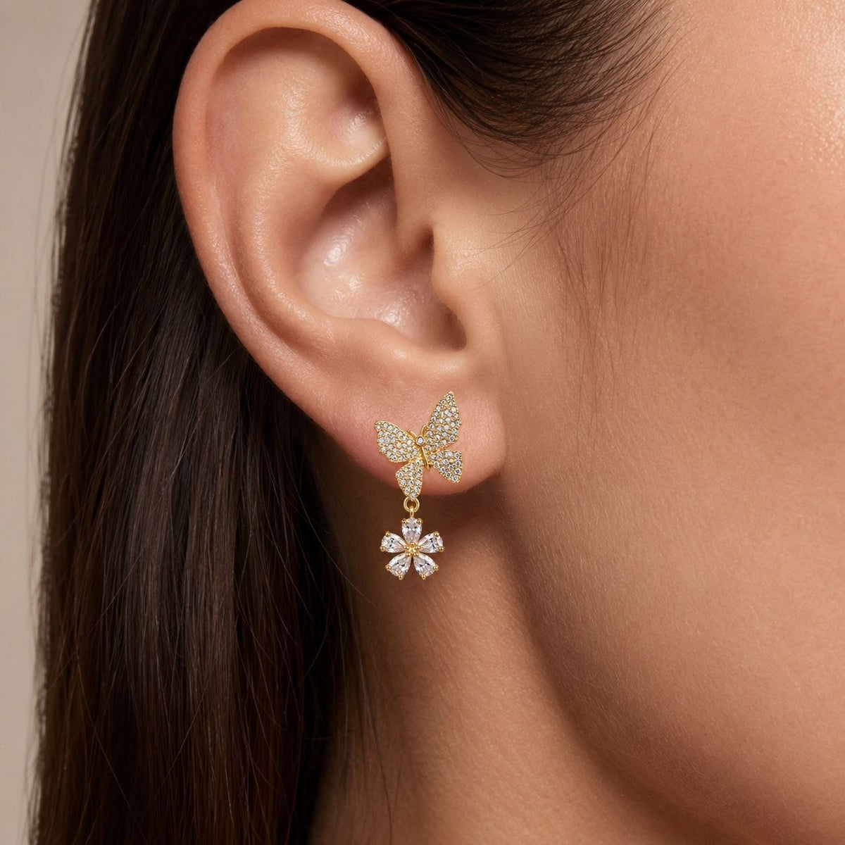 ARITOS DE ENCHAPE PARA DAMA CON DISENO DE MARIPOSA Y FLOR COLGANTE CON CRISTALES