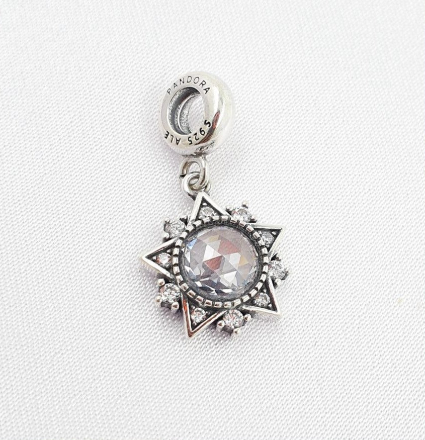 PCHARM2650 COLGANTE DE ESTRELLA CON CIRCONES TRANSPARENTES
