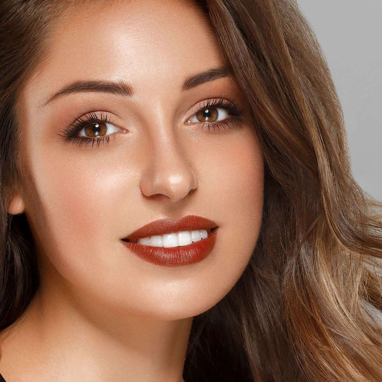 LIPSTICK VOLUMINIZADOR E HIDRATANTE TONO GLC758 FIGALICIOUS PEACH PRETTY & PLUMP L.A. GIRL 3.2G