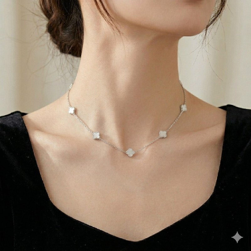 COLLAR EN FORMA VAN CLEEF DE PLATA 9.25 PESO: 6.7G