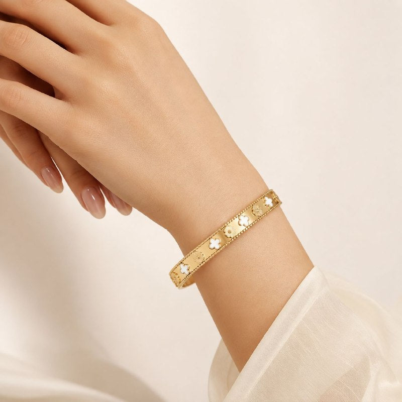 PULSERA DE ENCHAPE PARA DAMA CON DISEÑO DE FLOR 6.5CM