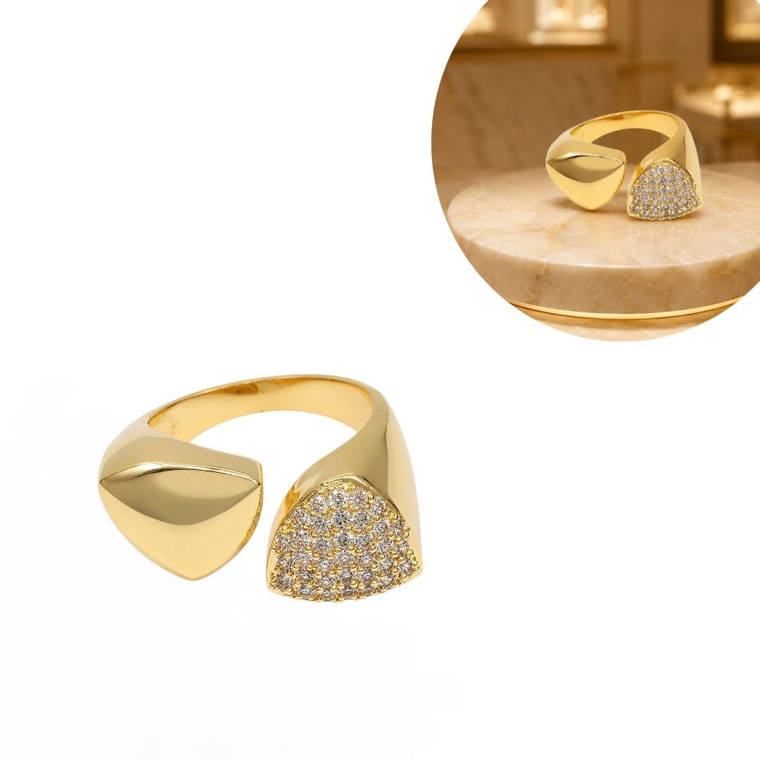 ANILLO DE ENCHAPE PARA DAMA CON DISEÑO ABIERTO GEOMÉTRICO Y PAVÉ DE CIRCONES