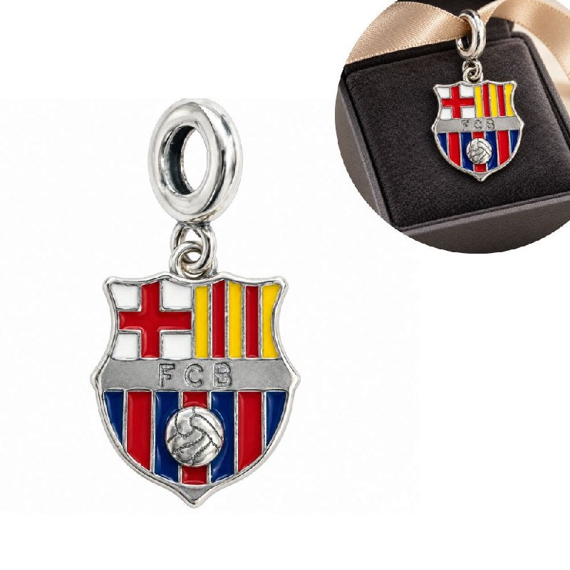 CHARM DE PLATA 9.25 CON DISEÑO DE ESCUDO DE FC BARCELONA MEDIDA: 2CM PESO: 2.6G