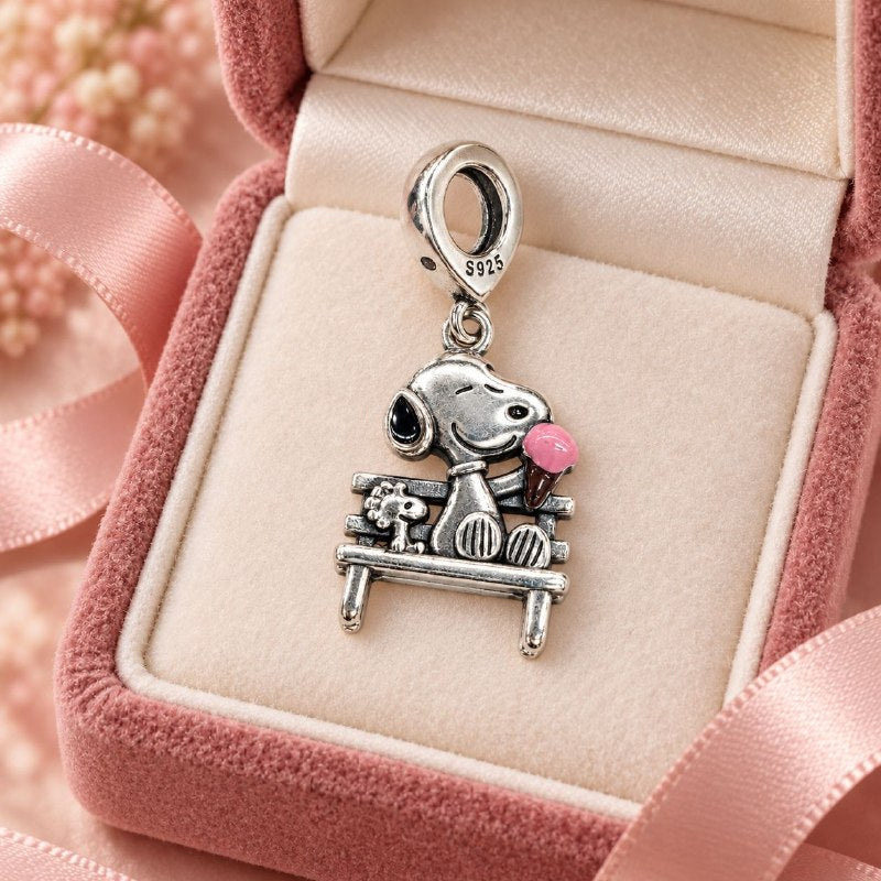 CHARM DE PLATA 9.25 CON DISEÑO DE SNOOPY MEDIDA: 2CM PESO: 2.6G