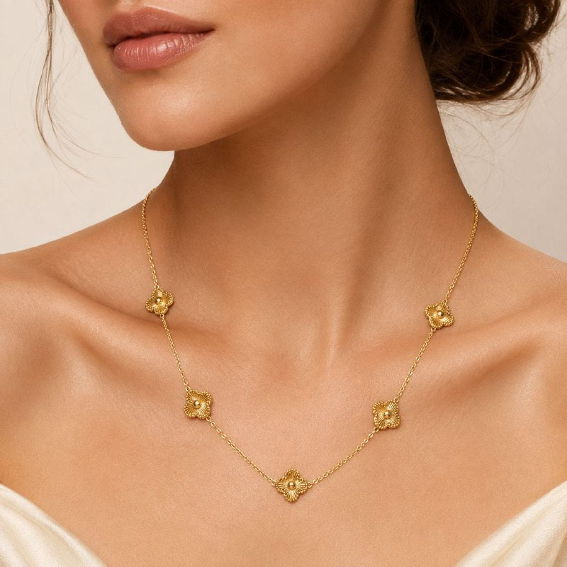 GARGANTILLA DE ENCHAPE PARA DAMA CON DISEÑO DE FLOR 2.1CM (DUPE DE VAN CLEEF)