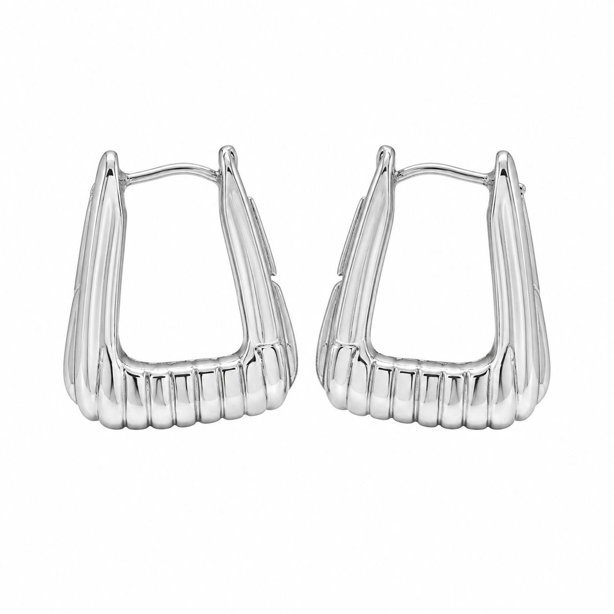 ARGOLLAS DE ENCHAPE PARA DAMA CON DISEÑO DE TRAPEZOIDE ACANALADO