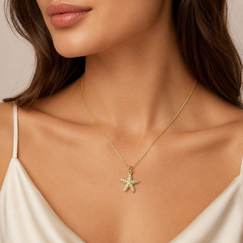 GARGANTILLA DE ENCHAPE PARA DAMA CON DISEÑO DE ESTRELLA DE MAR 2.3CM (DUPE DE SWAROVSKI)