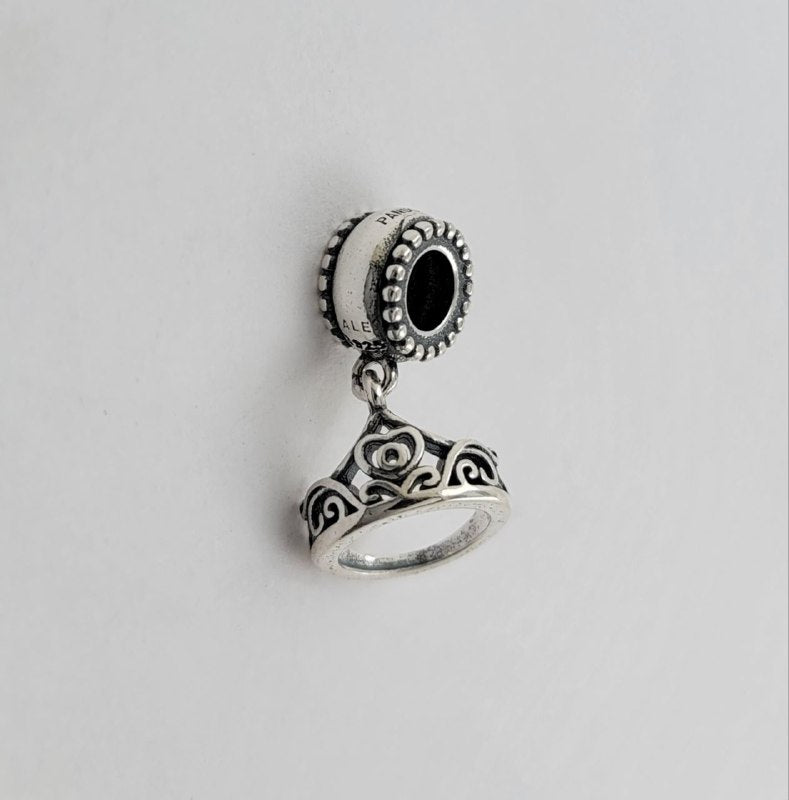 PCHARM1518$1 FORMA CORONA PANDORA PLATA 9.25