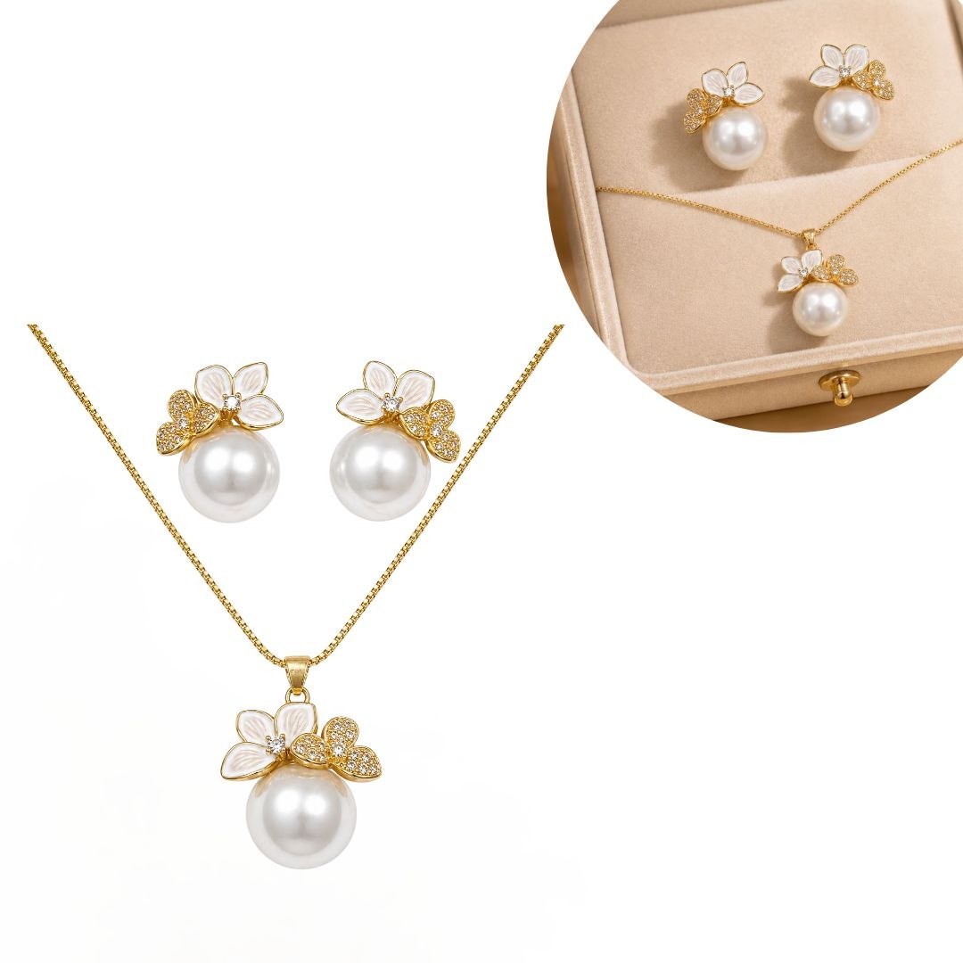 SET DE ENCHAPE PARA DAMA CADENA, DIJE Y TOPOS FLOR ESMALTADA Y MARIPOSA CON PERLA