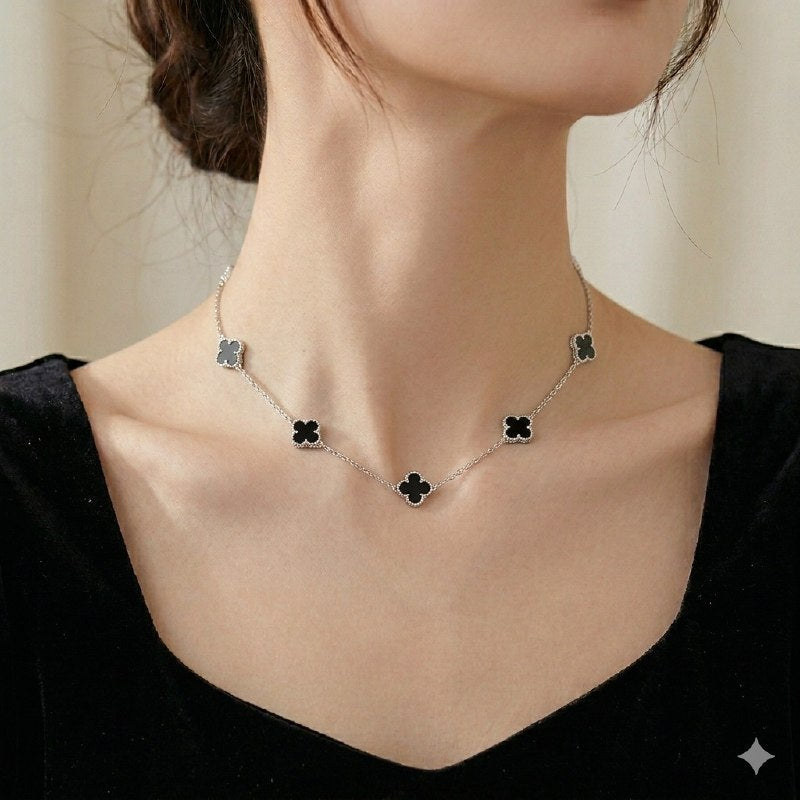 COLLAR EN FORMA VAN CLEEF DE PLATA 9.25 PESO: 5.8G