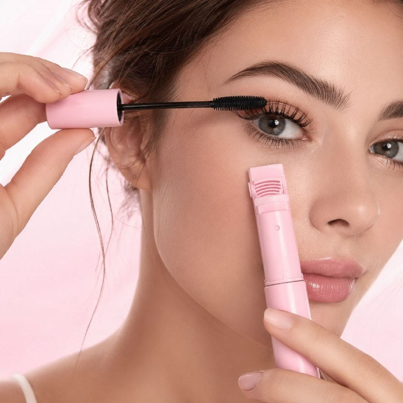 RIMEL 2 EN 1 CON MINI RIZADOR INTEGRADO CON FORMULA ALARGADORA Y VOLUMIZADORA MILLION PAULINE 10G