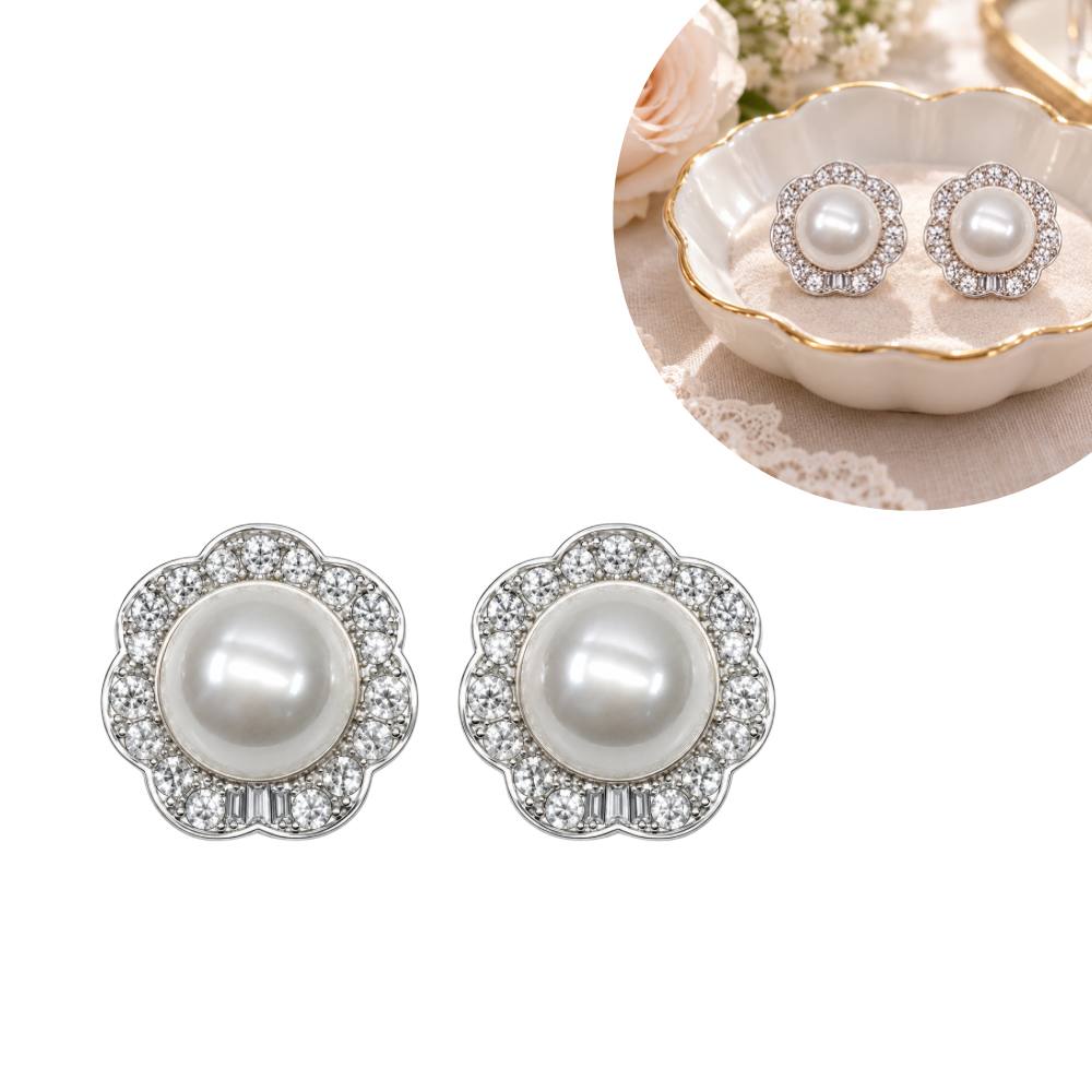 ARITOS DE ENCHAPE PARA DAMA CON DISEÑO FLORAL DE PERLA CENTRADA Y BORDE DE CIRCONIAS 2CM