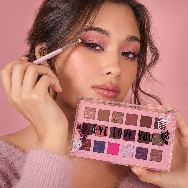 PALETA DE SOMBRAS PARA OJOS DE 18 COLORES EYE LOVE YOU CC COLOR COSMETICS 12.6G
