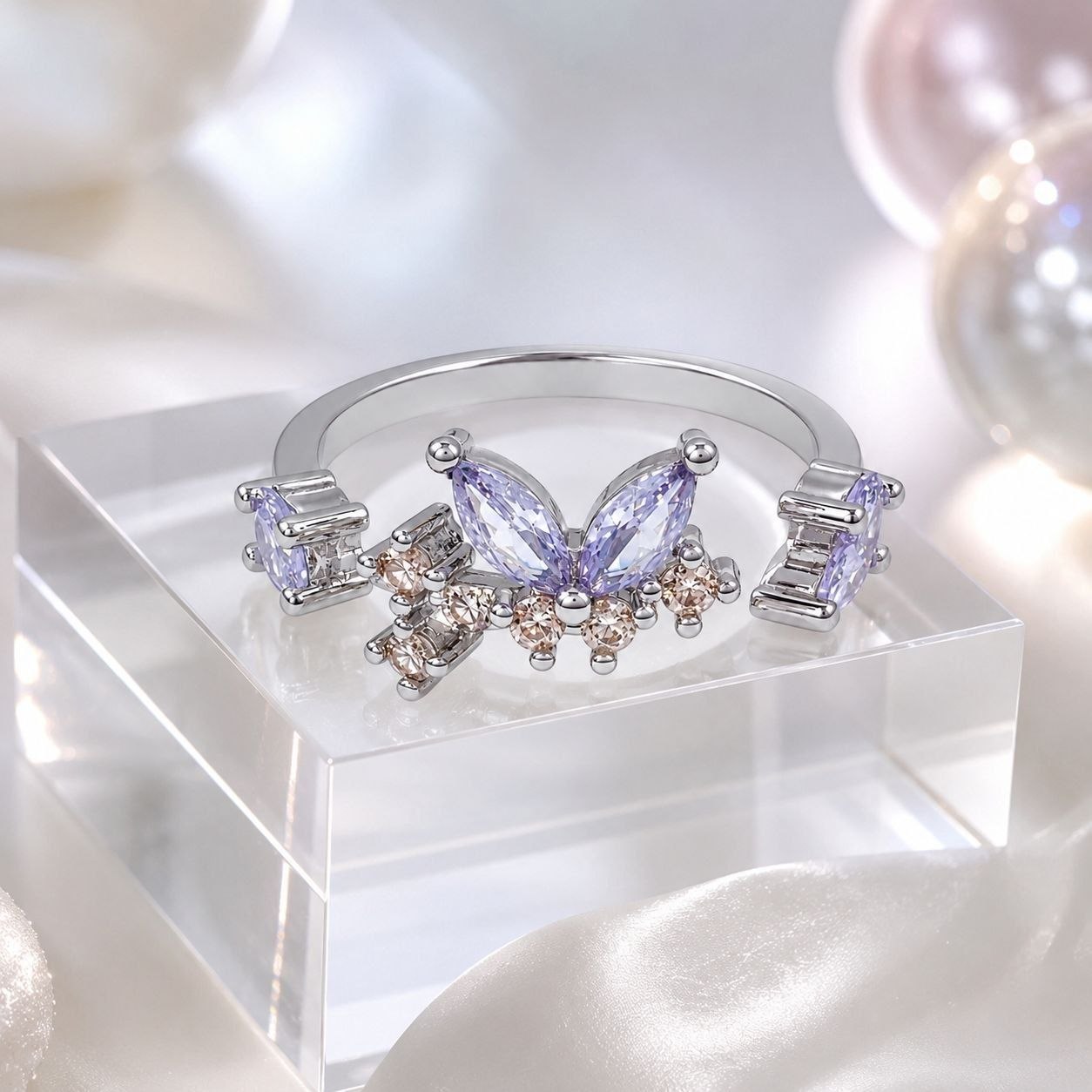 ANILLO DE ENCHAPE PARA DAMA CON DISEÑO DE MARIPOSA Y CIRCONES LILAS Y MULTICOLOR