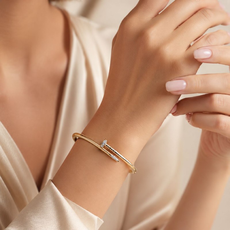 PULSERA DE ENCHAPE PARA DAMA CON DISEÑO DE CLAVO CARTIER 6.5CM