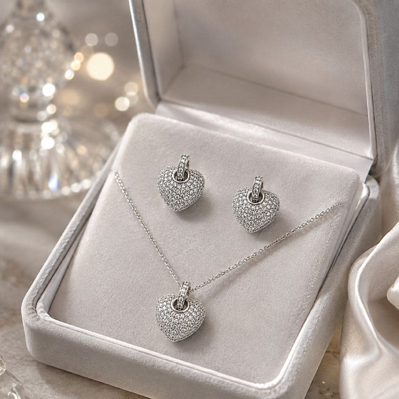 SET DE ENCHAPE PARA DAMA CADENA, DIJE Y TOPOS CORAZÓN ABOMBADO EN PAVÉ DE CIRCONES