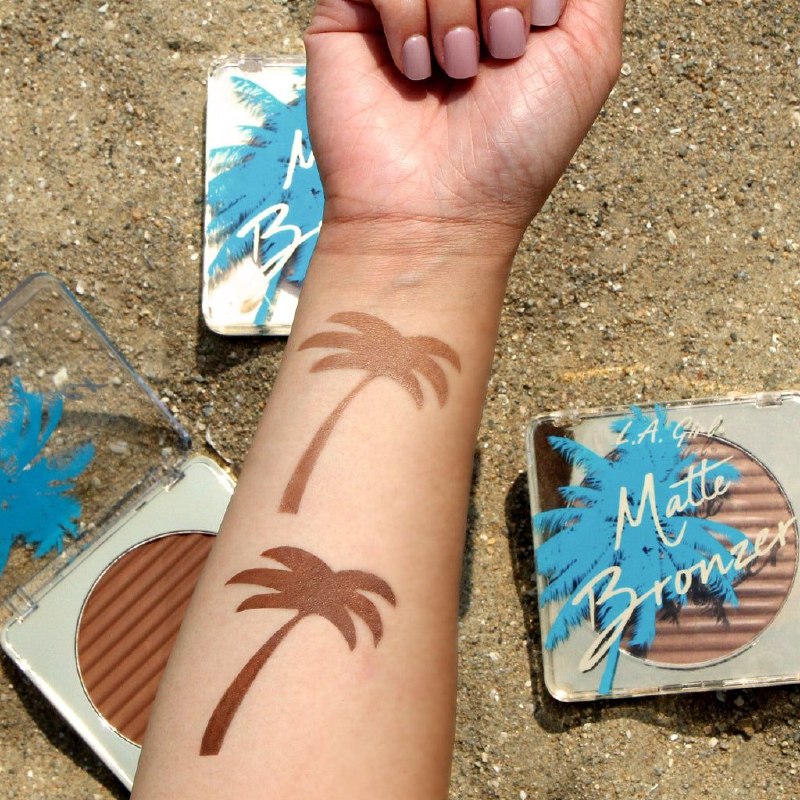 BRONCEADOR EN POLVO MATTE CON VITAMINA E Y AROMA TROPICAL TONO GBL413 LA GIRL 15G