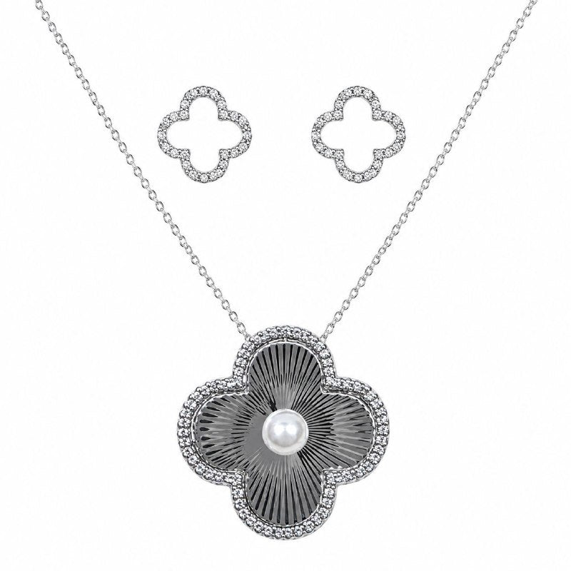 SET DE ENCHAPE PARA DAMA CADENA, DIJE Y TOPOS TRÉBOL CON PERLA Y CIRCONES