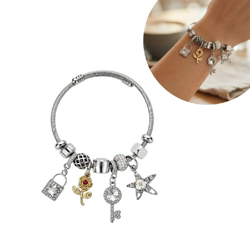 PULSERA DE ENCHAPE PARA DAMA CON DISEÑO DE CANCADO, FLOR ROSA, ESTRELLA Y LLAVE 6.5CM