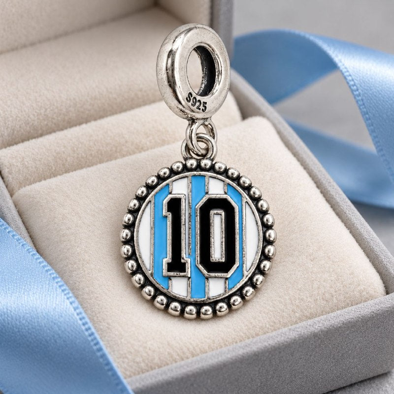 CHARM DE PLATA 9.25 CON DISEÑO DE MESSI ARGENTINA MEDIDA: 2.5CM PESO: 2.8G