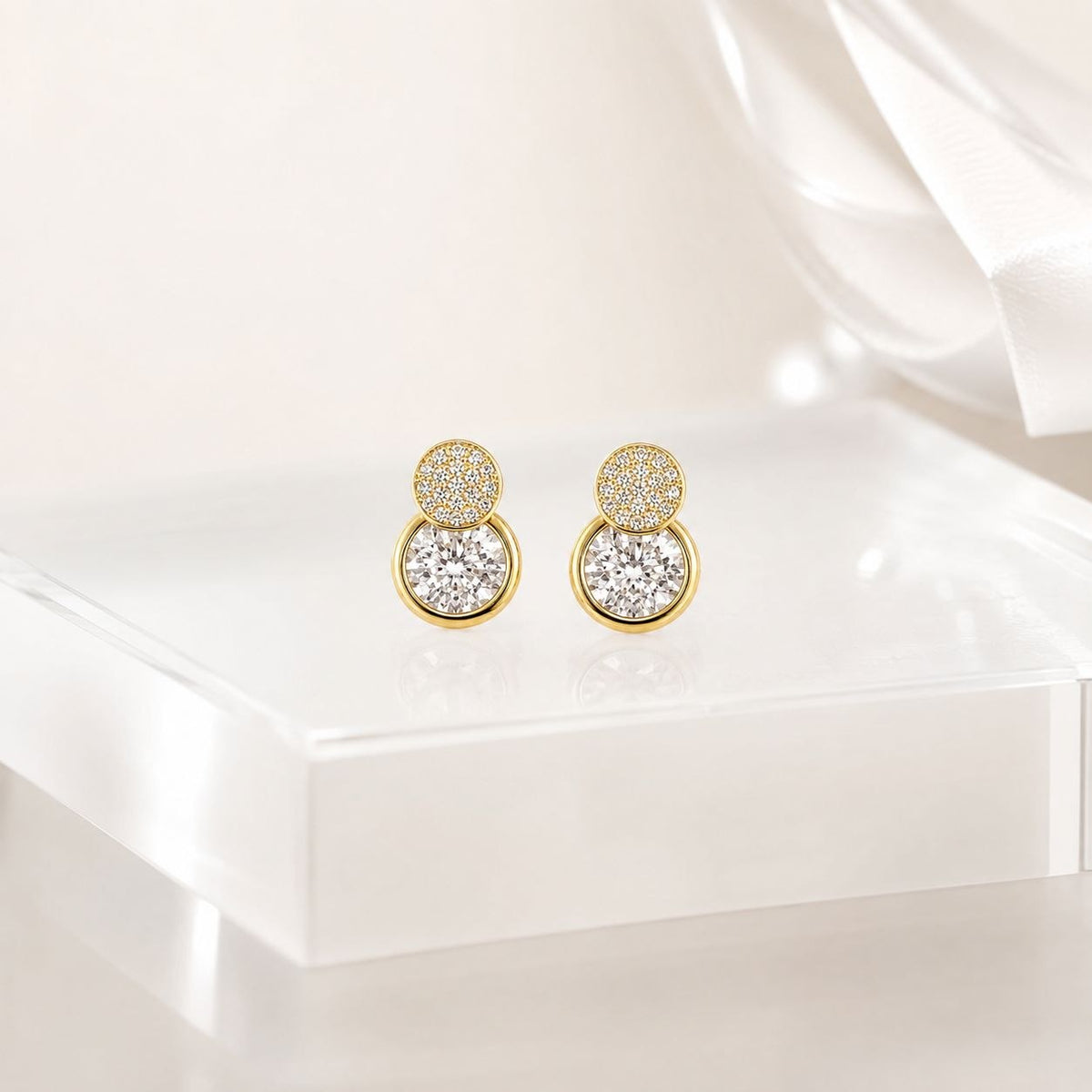 ARETES DE ENCHAPE PARA DAMA DOBLE CÍRCULO CON PAVÉ Y CIRCÓN GRANDE