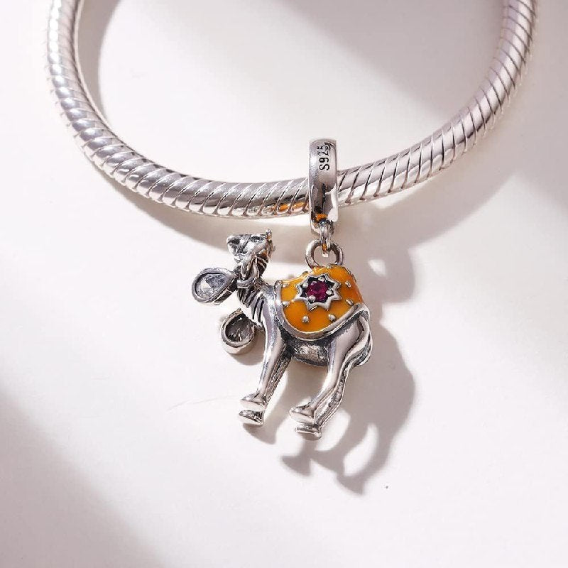 PCHARM4113 FORMA DE CAMELLO PANDORA PLATA 9.25