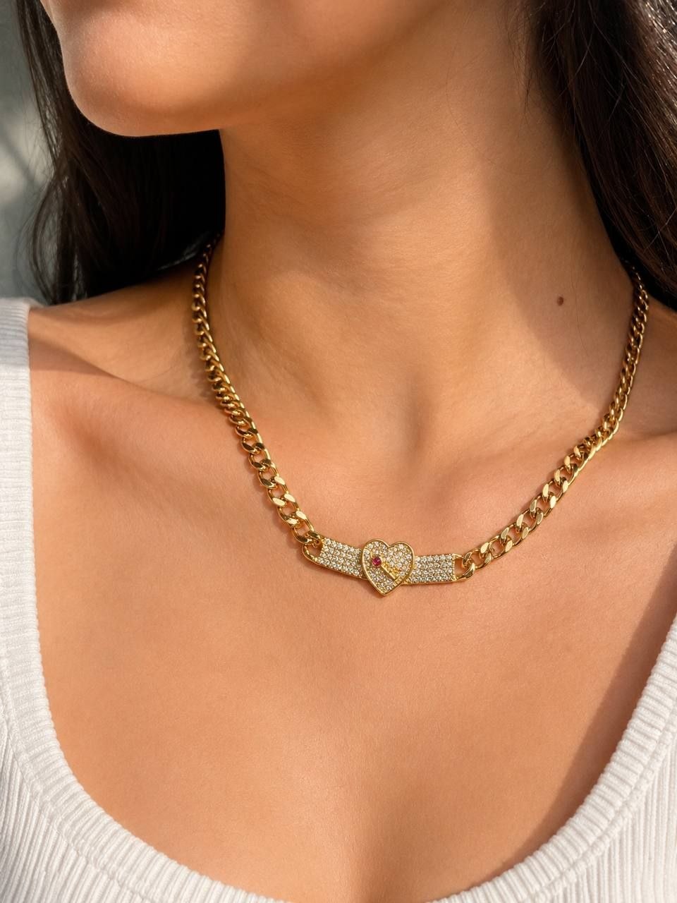 COLLAR DE ENCHAPE PARA DAMA CON CADENA GRUMET Y PLACAS CON CORAZÓN EN PAVÉ DE CIRCONES