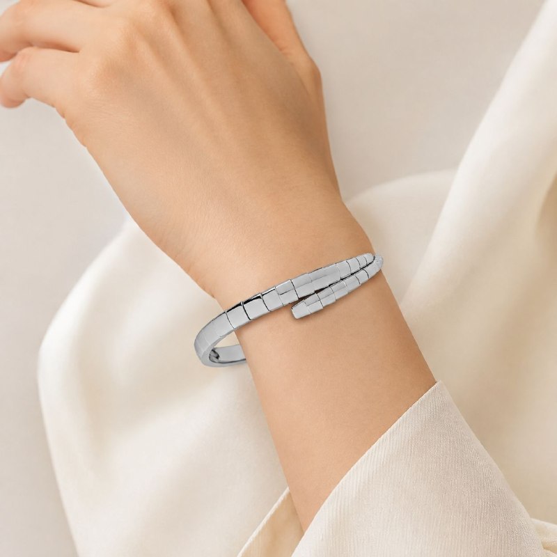 PULSERA DE ENCHAPE PARA DAMA CON DISEÑO TEXTURIZADO 6.6CM