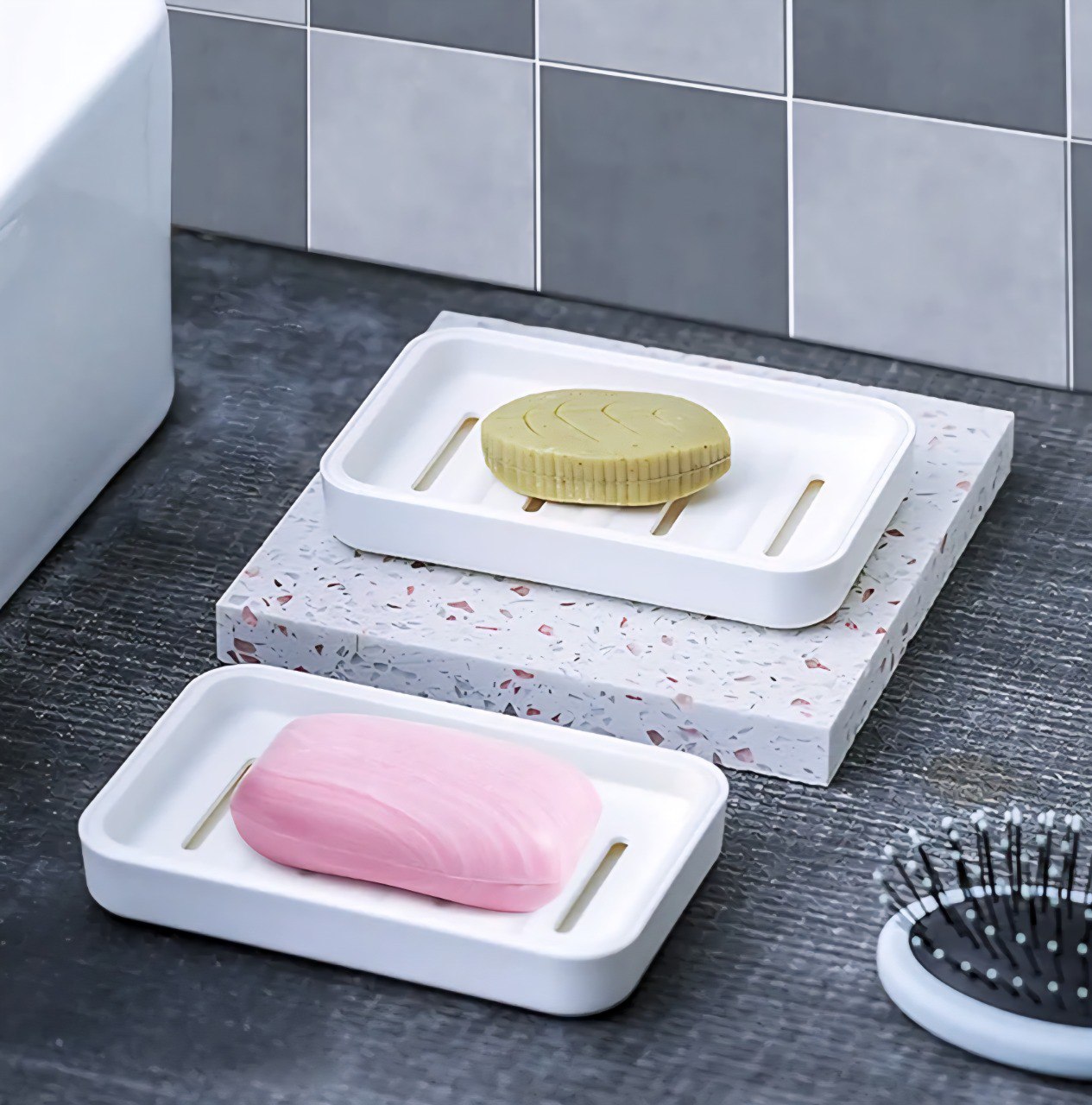 RECIPIENTE JABONERA DISEÑADO PARA EL BAÑO O AREA DE LAVANDERIA COLOR LIFE 8X13CM