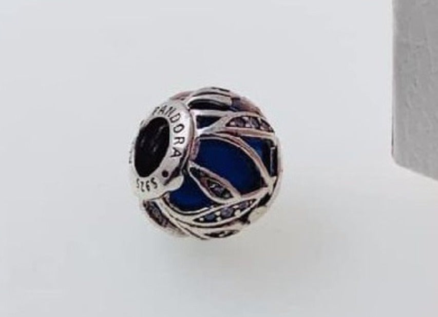 PCHARM1677 CRISTAL AZUL CON CIRCONES TRANSPASRENTES