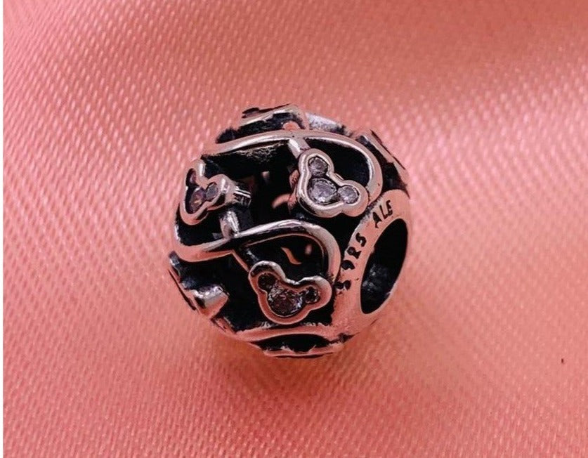 PCHARM2384  CIRCULAR CON CIRCONES Y FIGURA DE MICKEY MOUSE