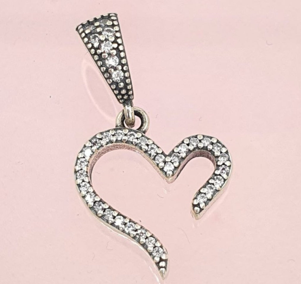 PCHARM2787  COLGANTE DE CORAZON CON CIRCONES