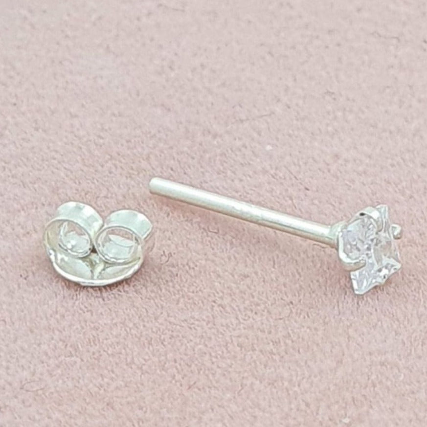 PIERCING DE PLATA 9.25 CON PIEDRA TRASLUCIDA